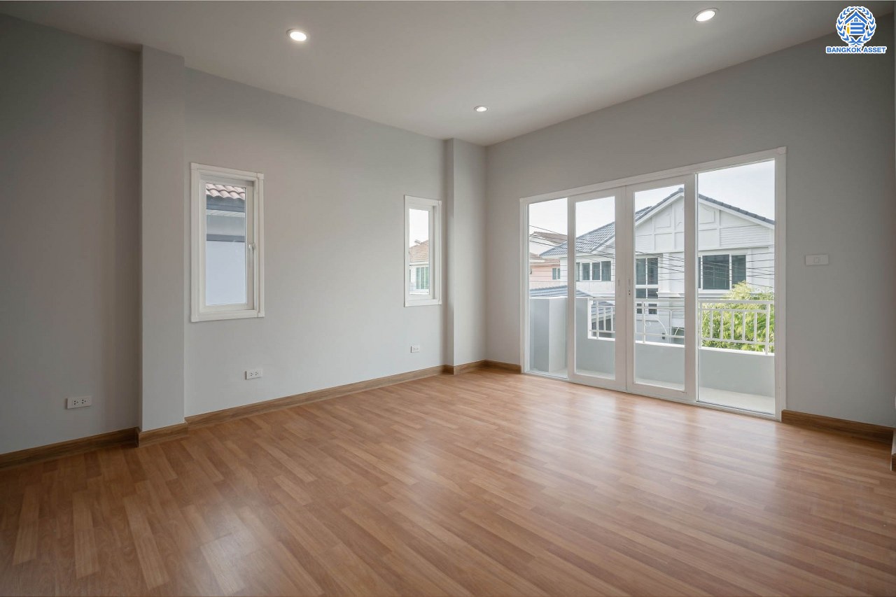 บ้านมือสองตกแต่งใหม่ โครงการ เพอร์เฟคเพลส ราชพฤกษ์ บ้านเดี่ยว จากแบรนด์ Property Perfect เนื้อที่ 56.2 ตร.ว. ฟังก์ชัน 3 ห้องนอน 3 ห้องน้ำ  1 ห้องอเนกประสงค์ จอดรถได้ 2 คัน กับทำเลโซนเมือง ที่เชื่อมต่อหลากหลายเส้นทาง หน้าโครงการติดถ.ราชพฤกษ์ ใกล้รถไฟฟ้าสถานี "บางรักน้อยท่าอิฐ"